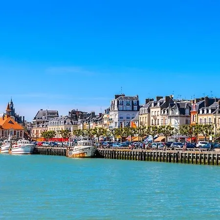 Les Voiles Yourhosthelper